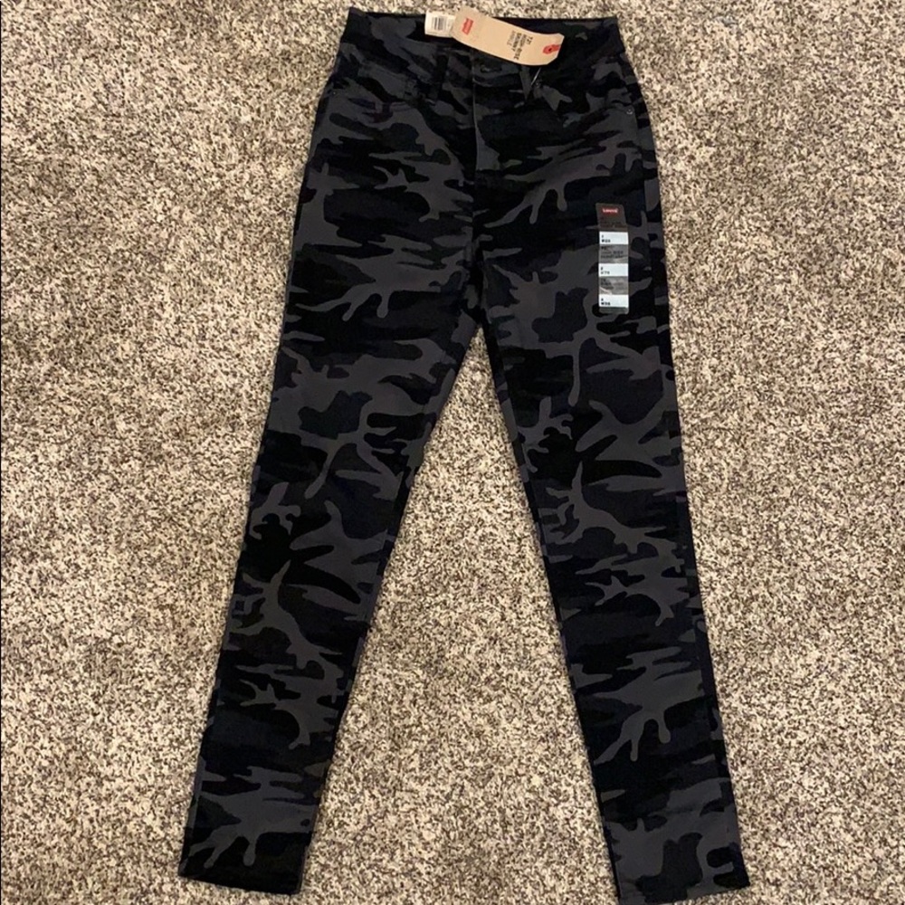 NEW Levi 721 high rise skinny black camo 26 2